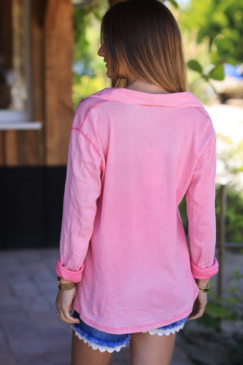 Fuchsia long sleeve top with shirt collar and buttons