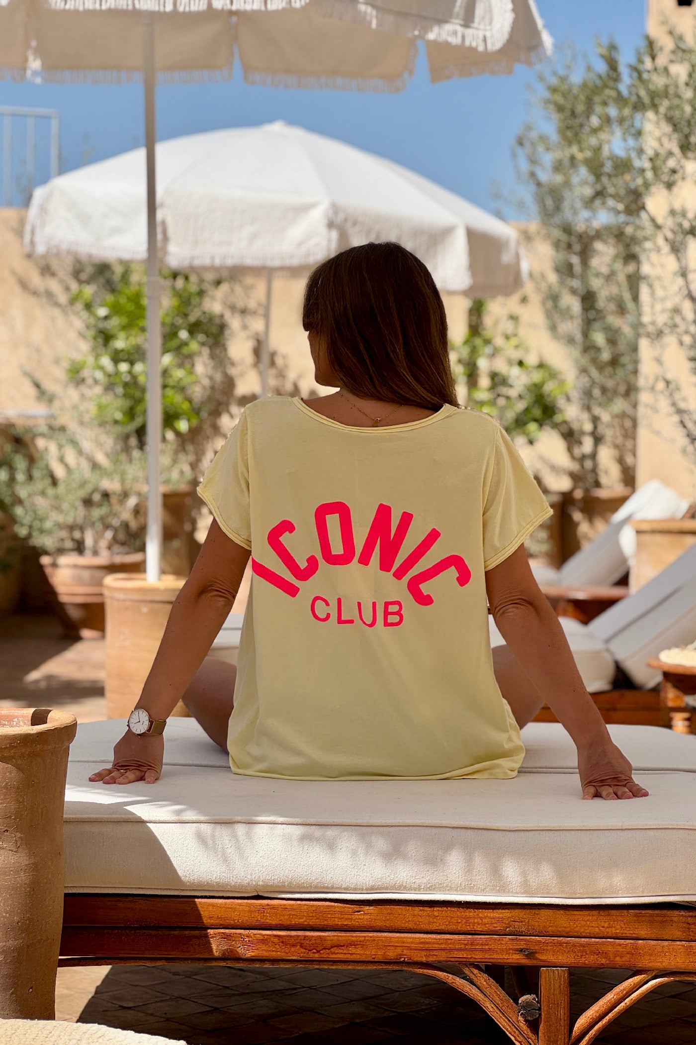 Tshirt jaune en coton stretch Iconic Club col v