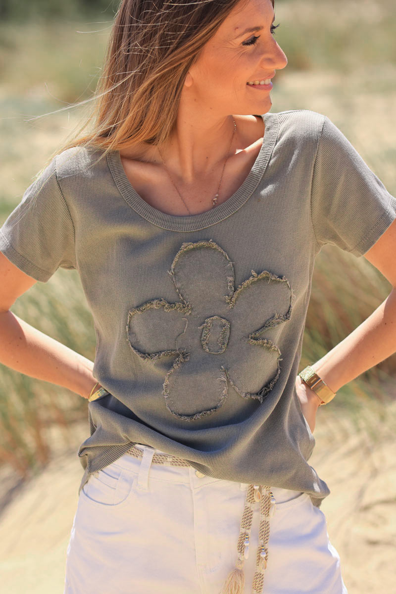 Khaki ribbed t-shirt with large denim embroidered daisy