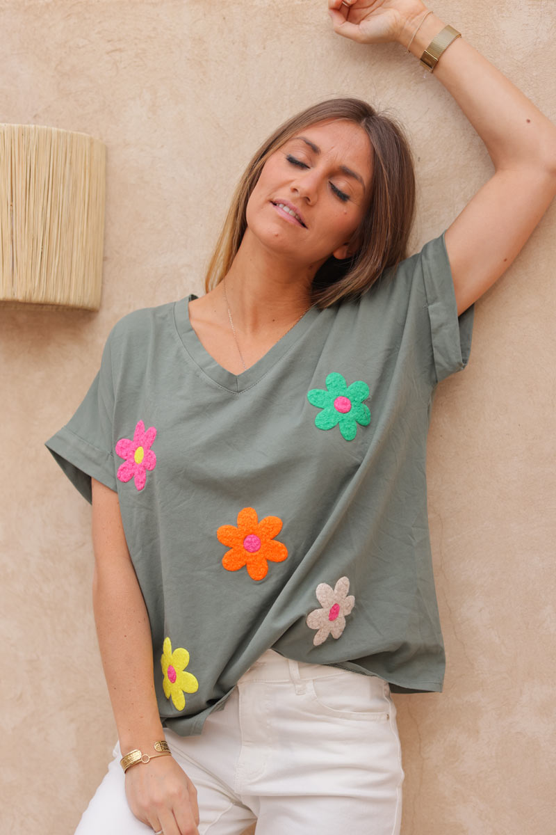 Khaki stretch t-shirt with multicoloured flowers in boucle