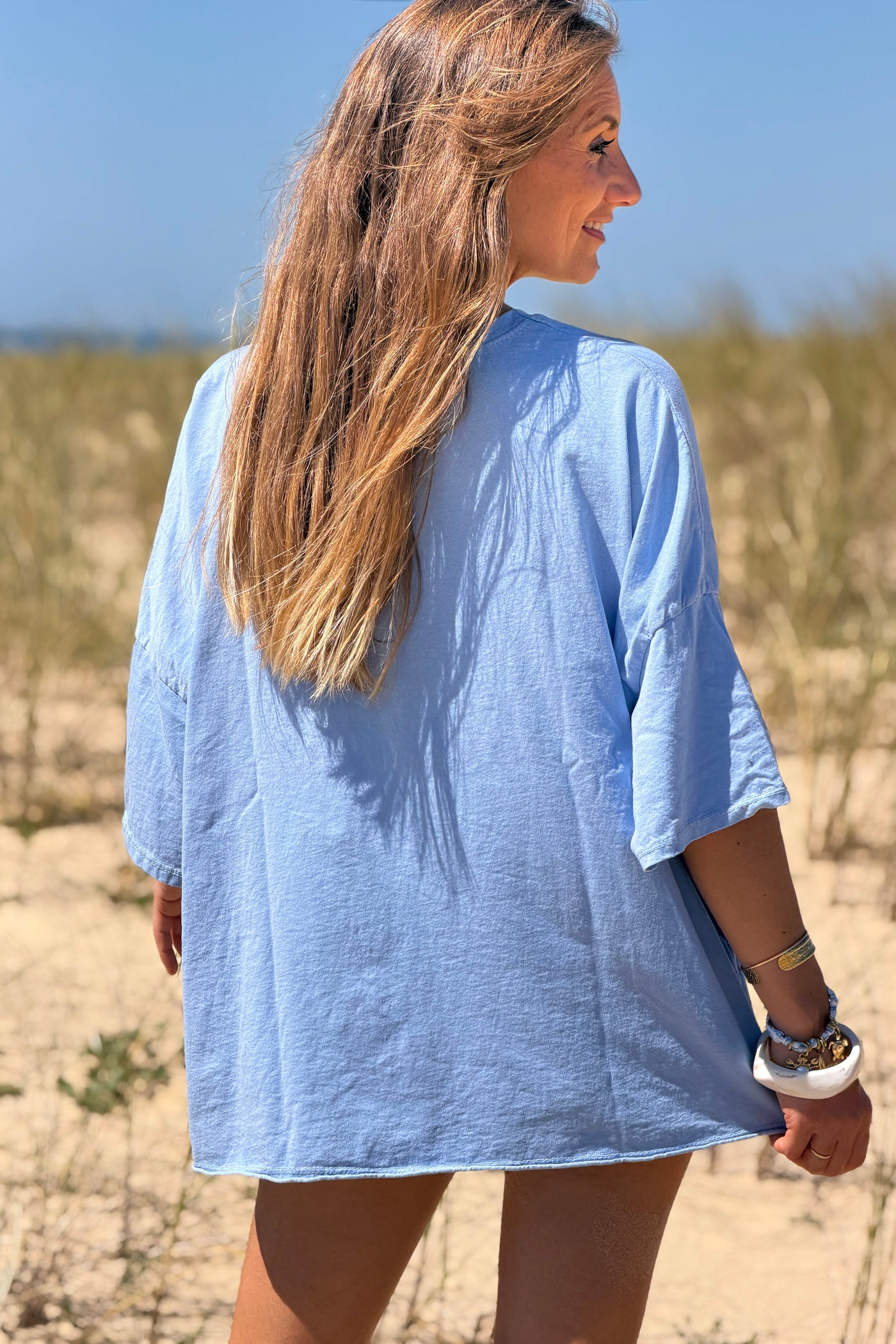 Tshirt large et loose bleu en coton étoile follow the light col v