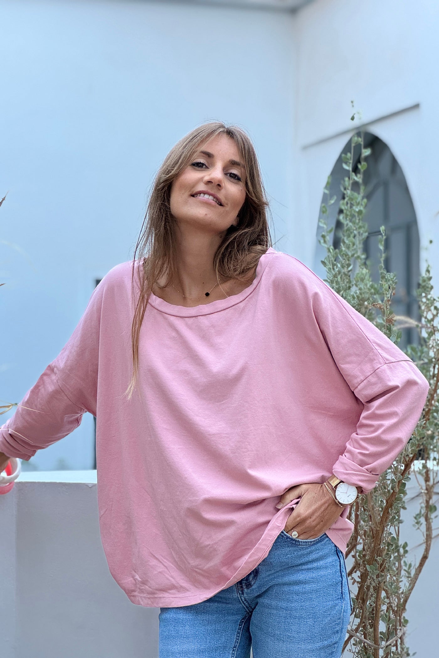 Tshirt rose à manches longues large col rond