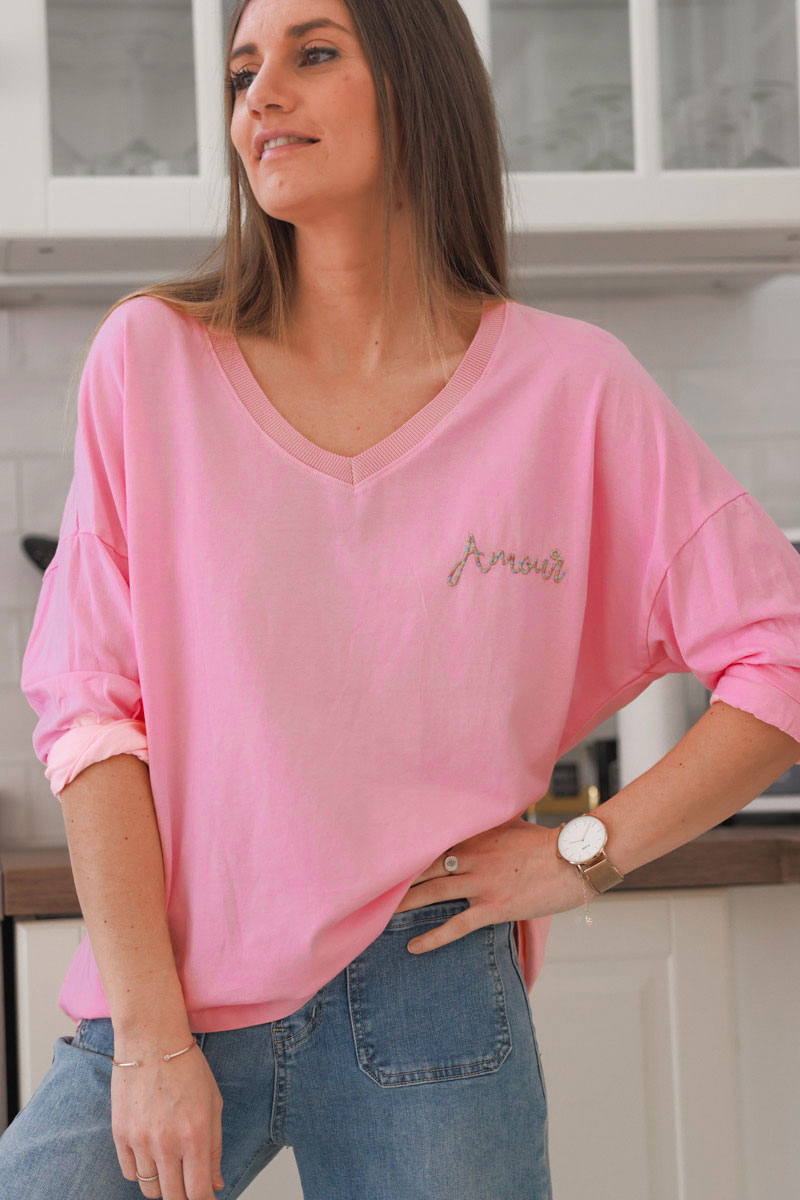 Camiseta de algodón rosa con manga larga y bordado Love con hilos de colores y escote en pico