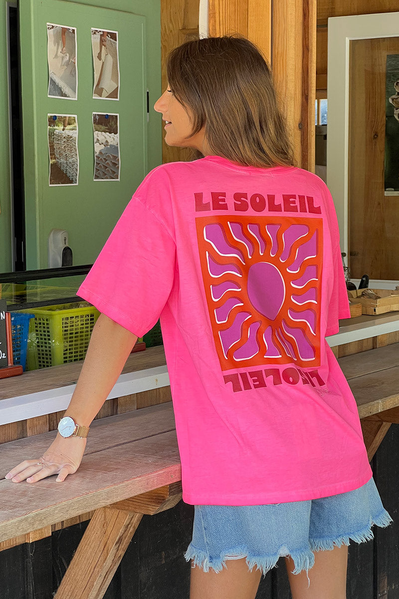 T-shirt rose fluo en coton Le Soleil rose et orange devant et dos