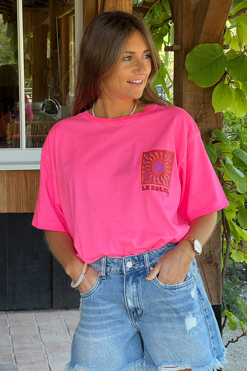 T-shirt rose fluo en coton Le Soleil rose et orange devant et dos