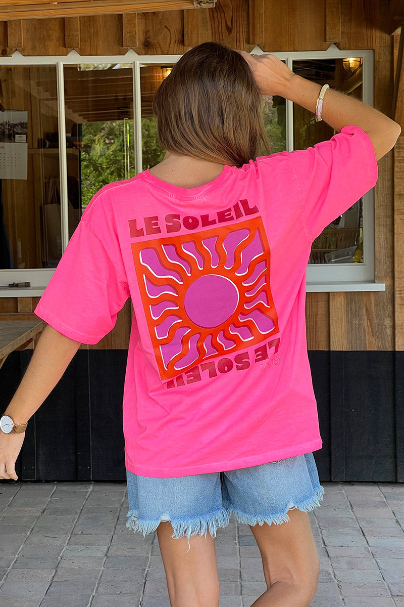 T-shirt rose fluo en coton Le Soleil rose et orange devant et dos