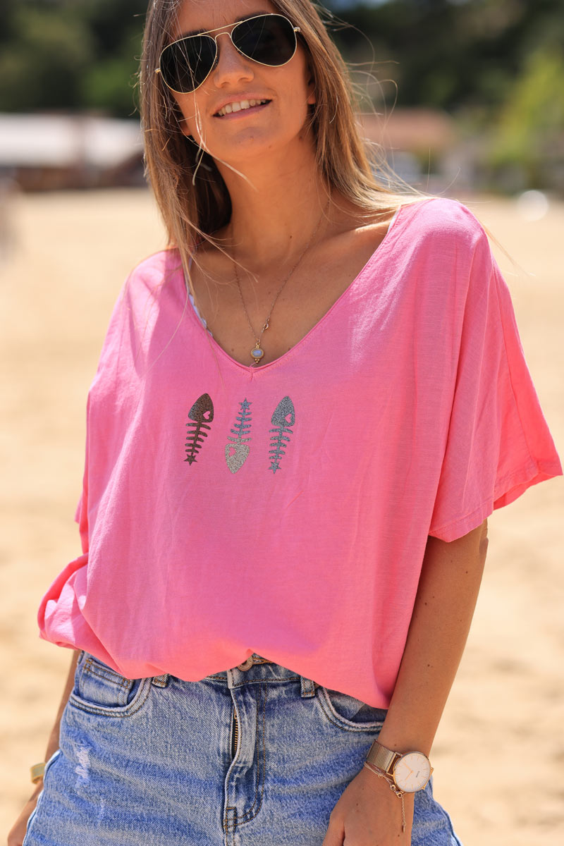 Fuchsia cotton v-neck t-shirt with glitter fish design