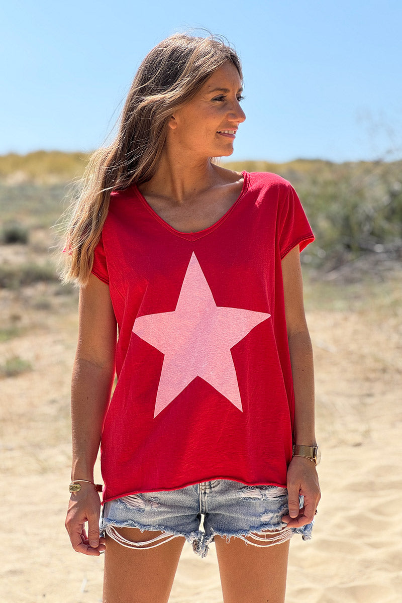 Tshirt rouge en coton etoile col v