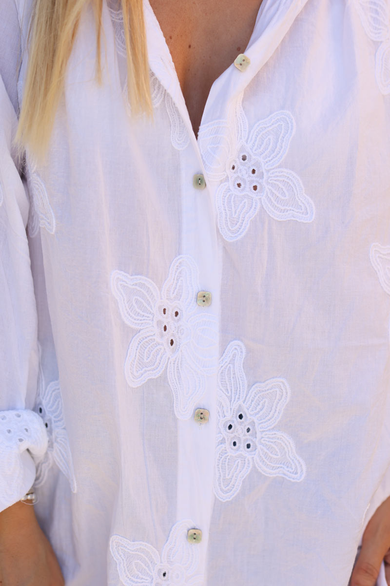 Tunique blanche boutonnee en voile de coton broderie fleurs H089 (1)