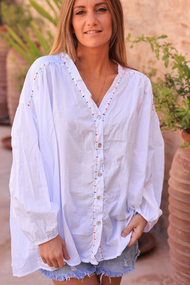 Tunique chemise blanche large coutures multicolores