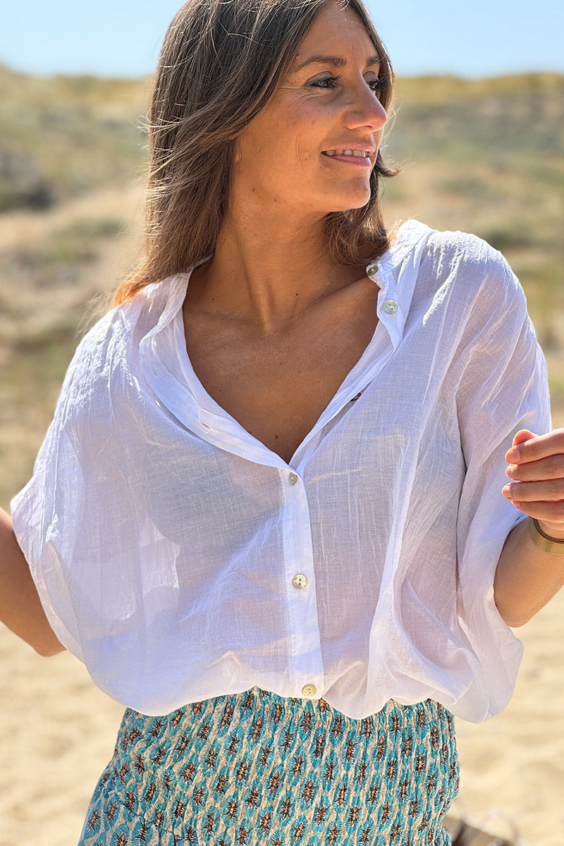 Tunique chemise large et légère blanche en voile de coton petites manches