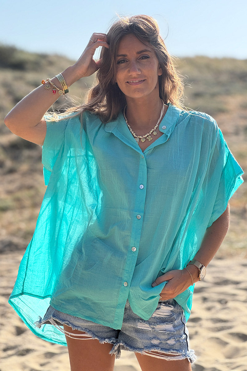 Tunique chemise large et légère turquoise en voile de coton petites manches