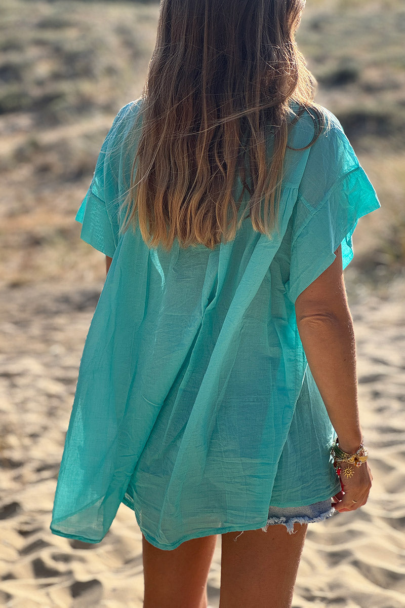 Tunique chemise large et légère turquoise en voile de coton petites manches