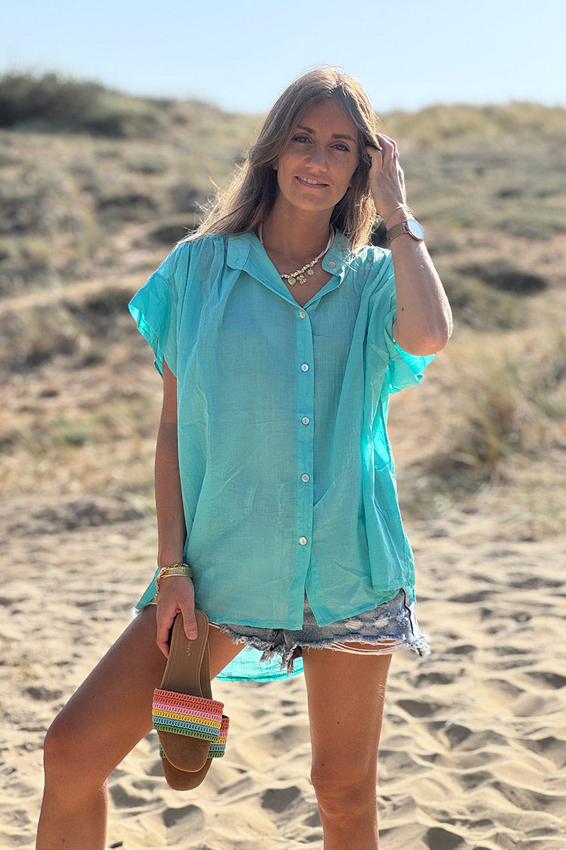 Tunique chemise large et légère turquoise en voile de coton petites manches