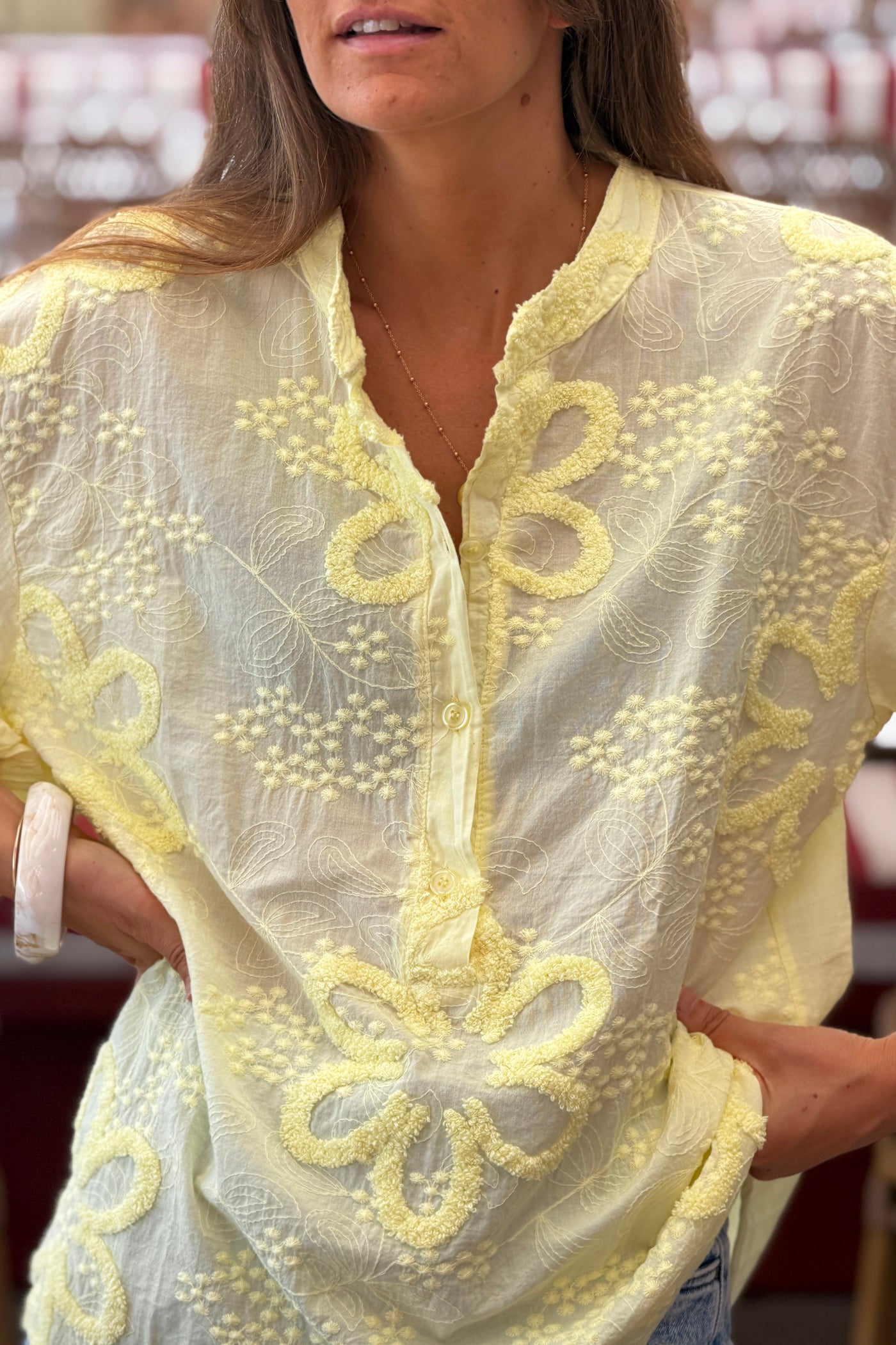 Tunique jaune en coton col boutons et broderie fleurs en éponge