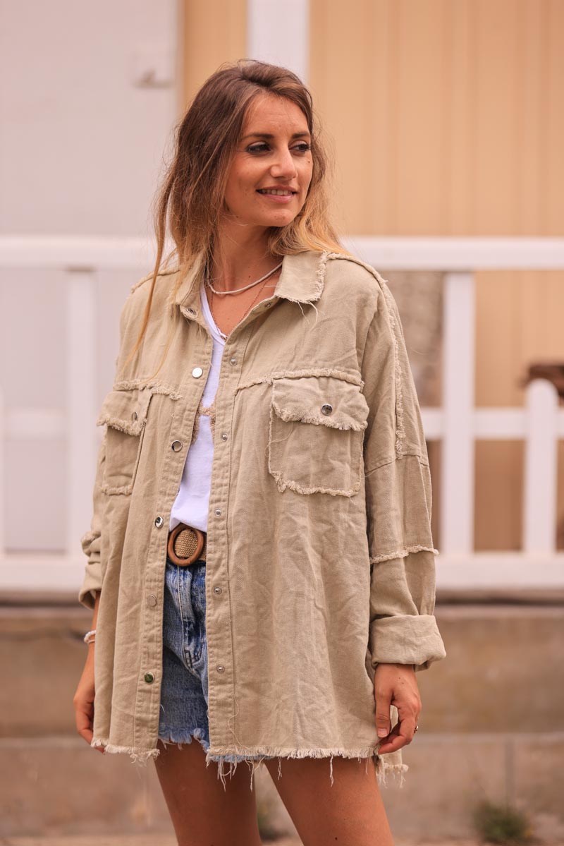 Veste beige en denim souple finitions franges broderie Smile et fleurs au dos