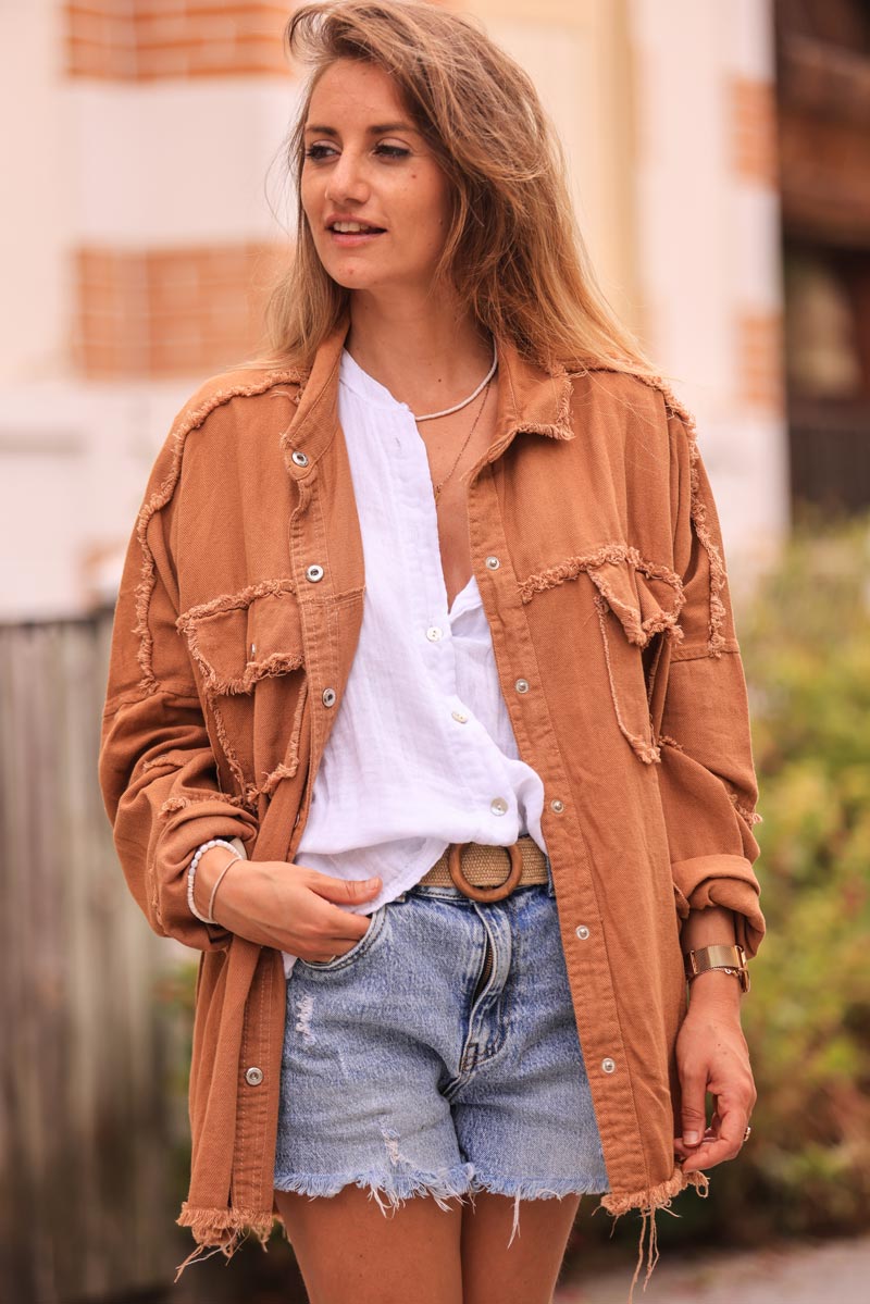 Veste camel en denim souple finitions franges broderie Smile et fleurs au dos