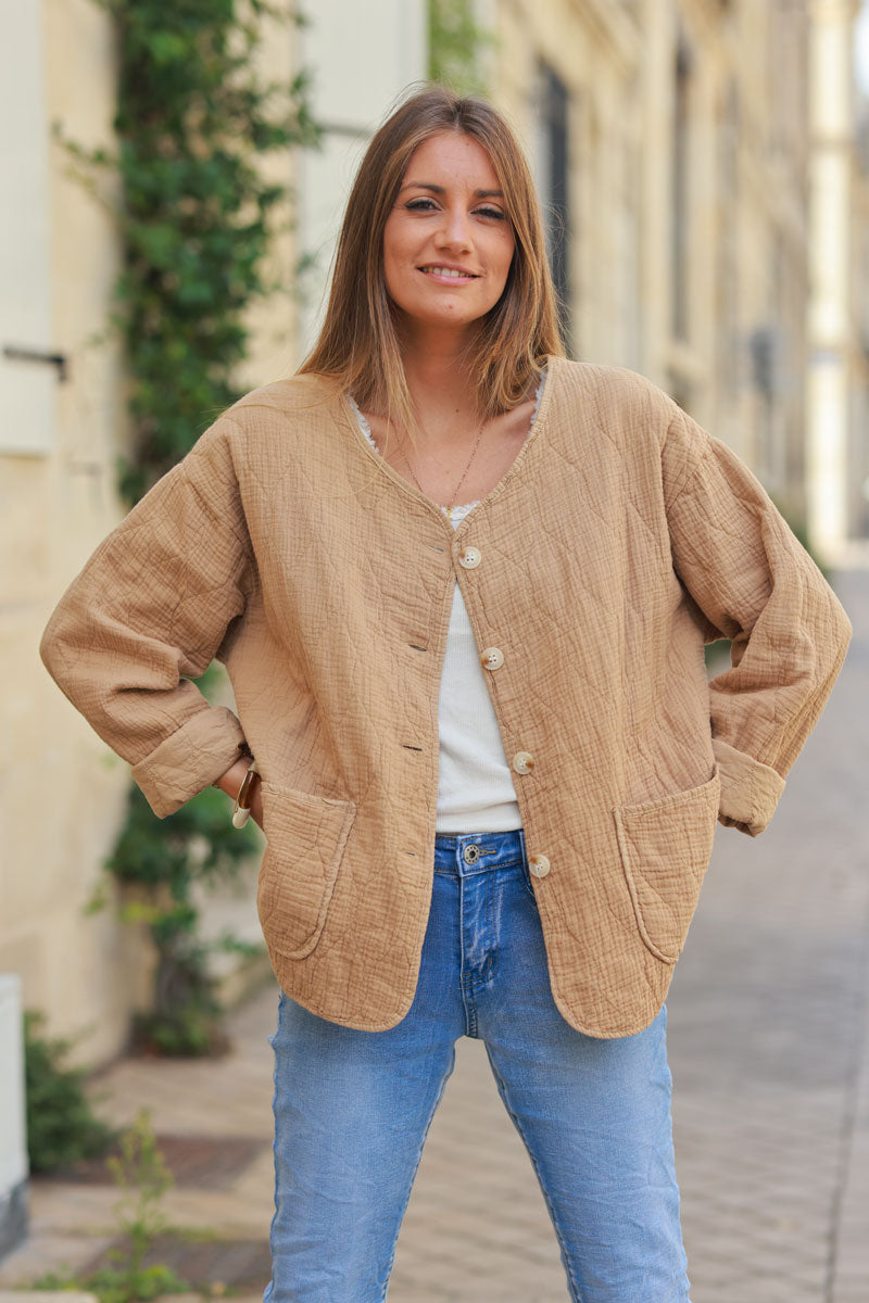 Veste camel en gaze de coton matelassé boutons écaille