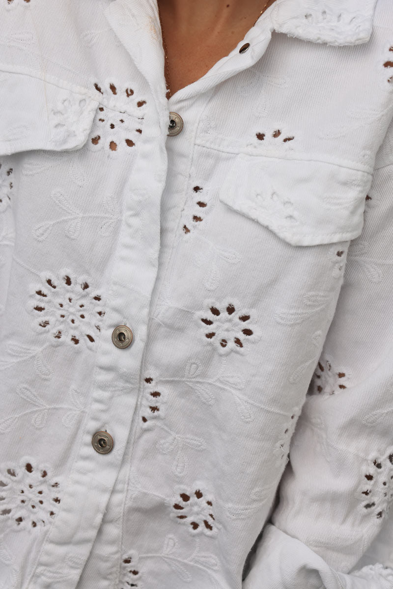 Veste en jean blanche broderie anglaise fleurs