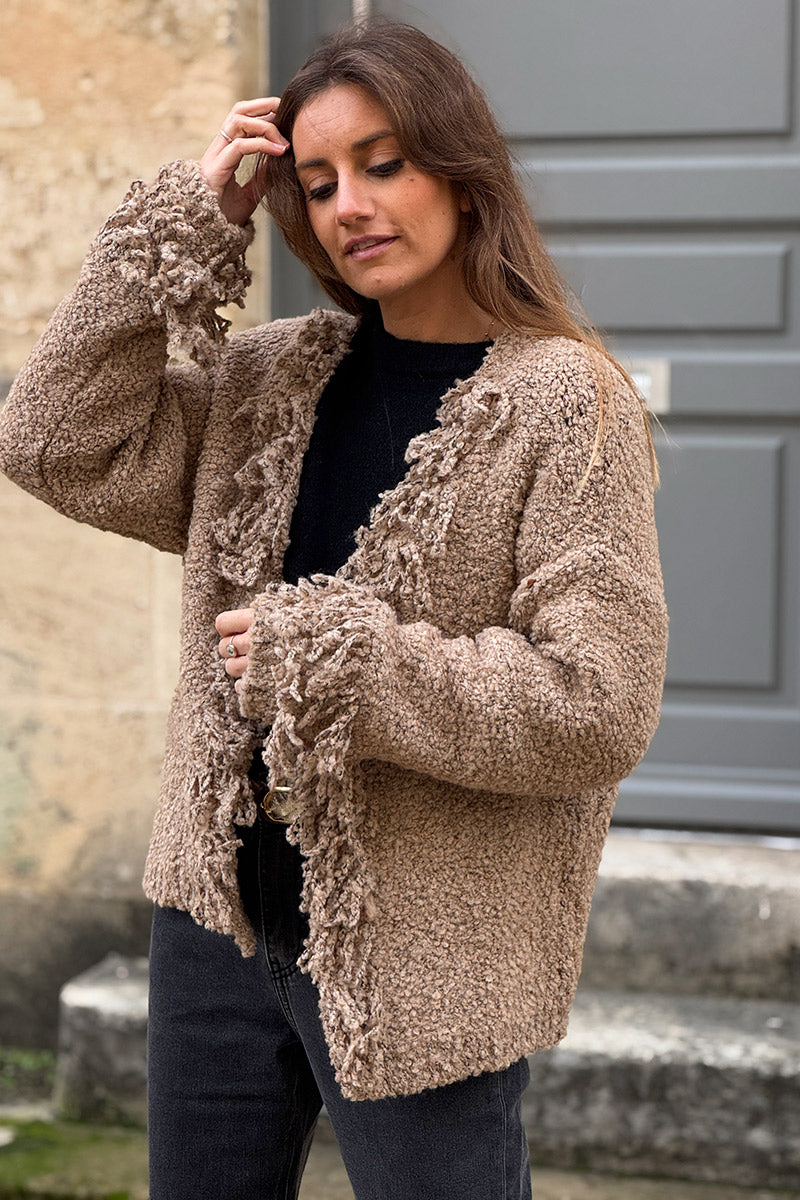 Veste en laine mélangée et alpaga camel maille bouclette franges aux manches et col