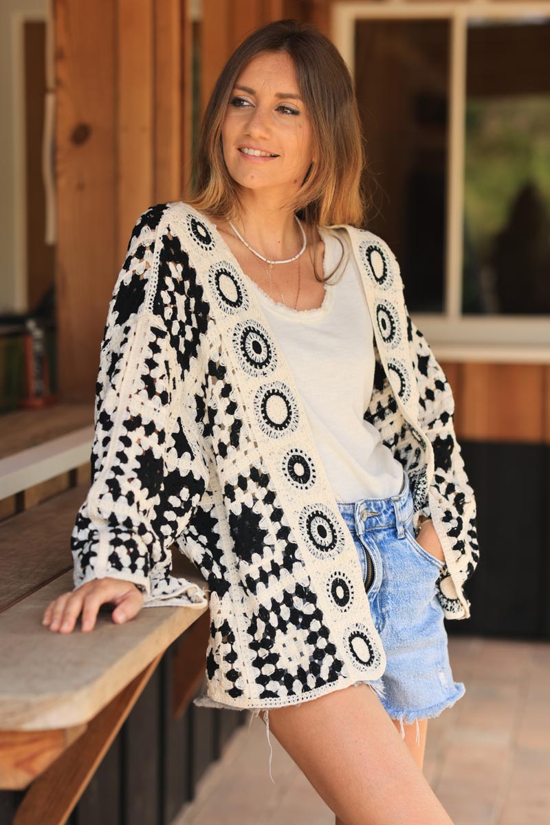 Ecru and black crochet cardigan with peruvian pattern