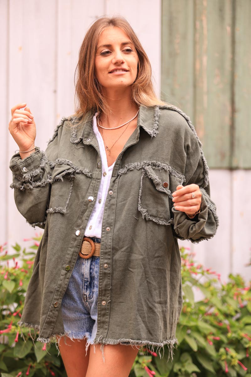 Veste kaki en denim souple finitions franges broderie Smile et fleurs au dos