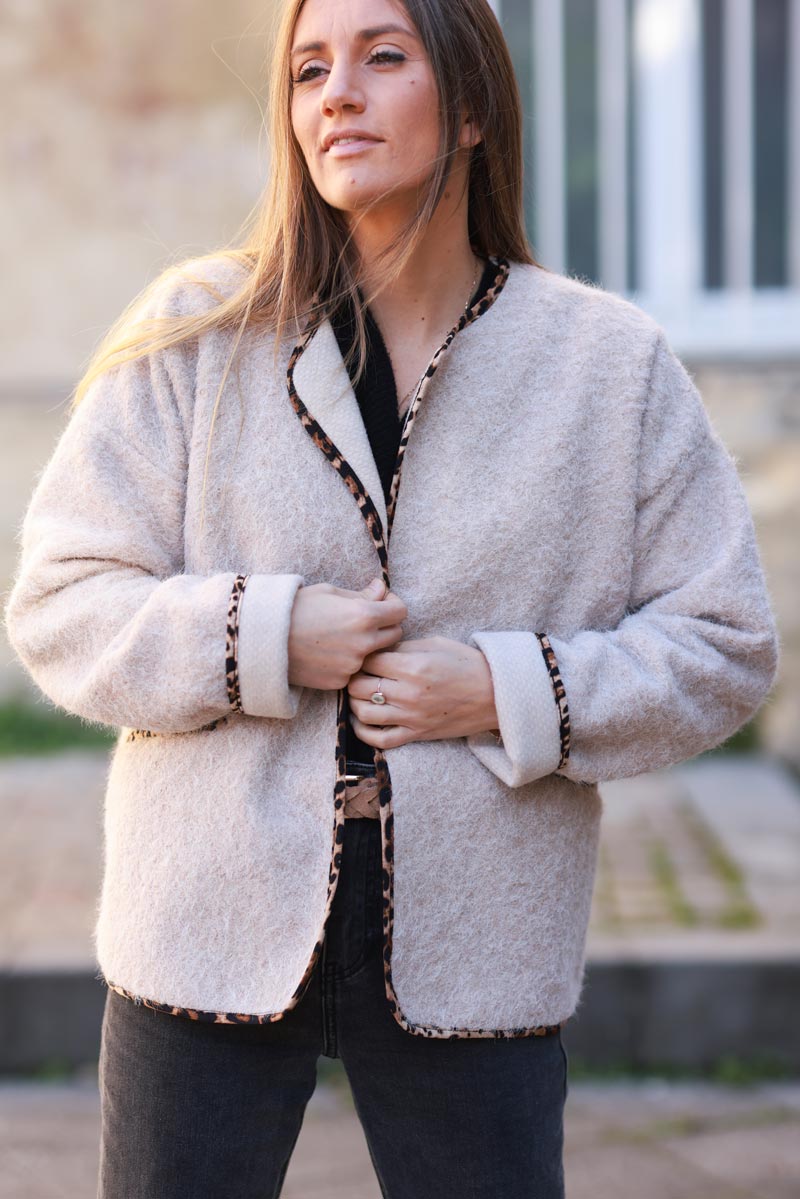 Veste manteau en feutrine style laine bouillie beige détails et liseré léopard