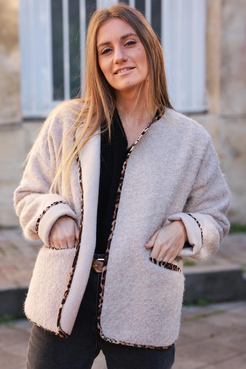 Veste manteau en feutrine style laine bouillie beige détails et liseré léopard