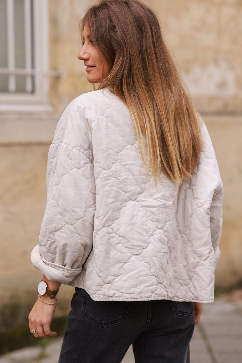 Veste matelassée quiltée beige en velours côtelé fermeture nœuds