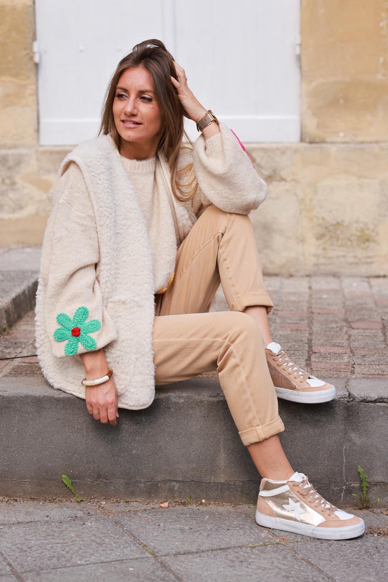 Veste sans manches écrue souple en moumoute avec poches