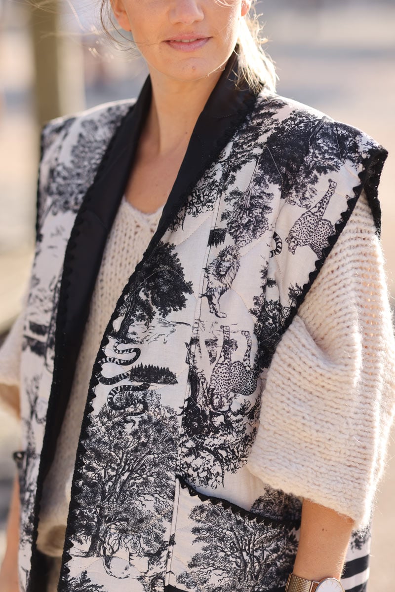 Cotton quilted gilet with black jungle print