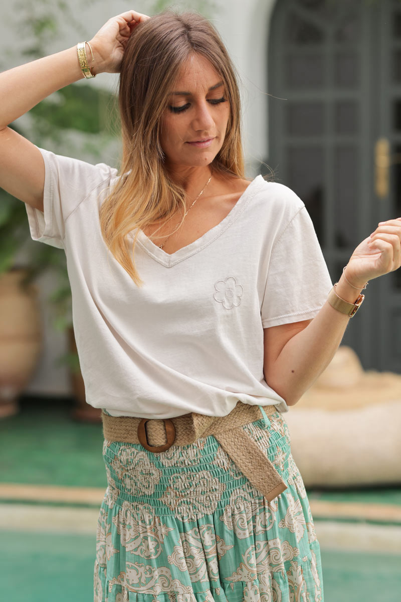 Faded beige cotton t-shirt with embroidered daisy