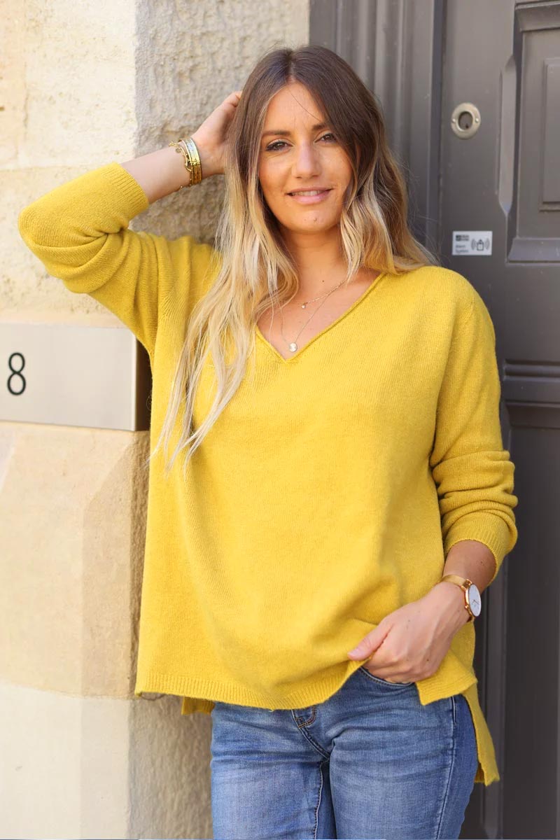 Pull basique jaune vif col V