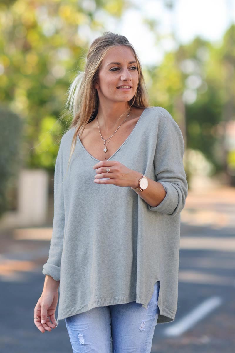 Pull basique gris clair col V