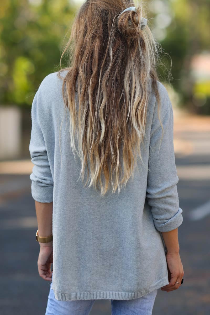Pull basique gris clair col V