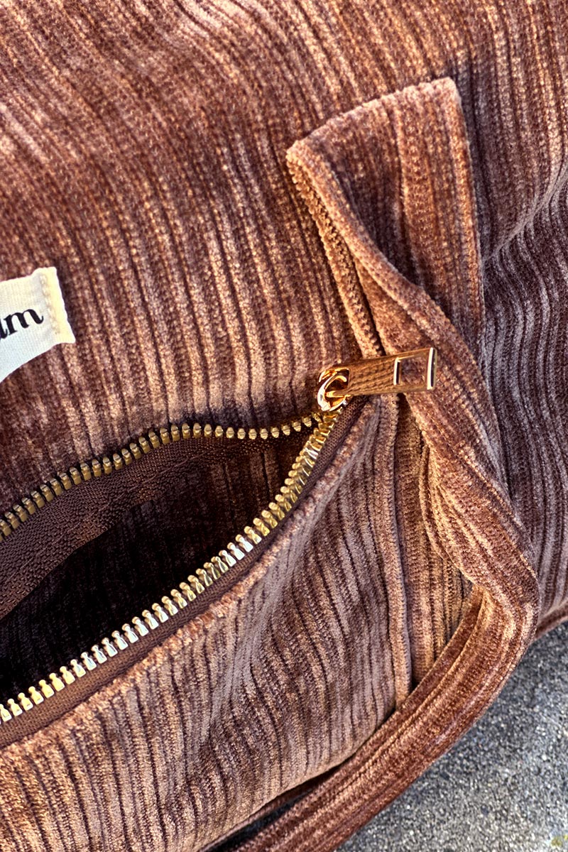 Sac en velours côtelé marron forme bowling bag