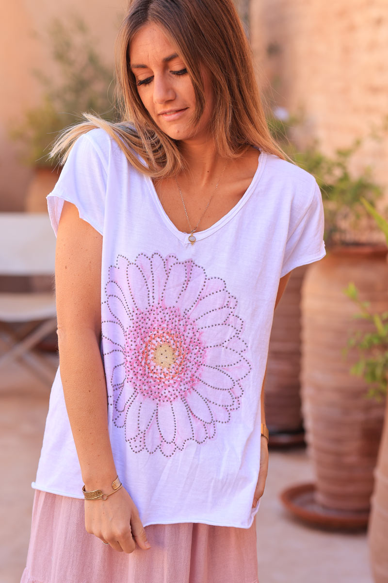White relaxed fit white t-shirt with large pink daisy and rhinestones